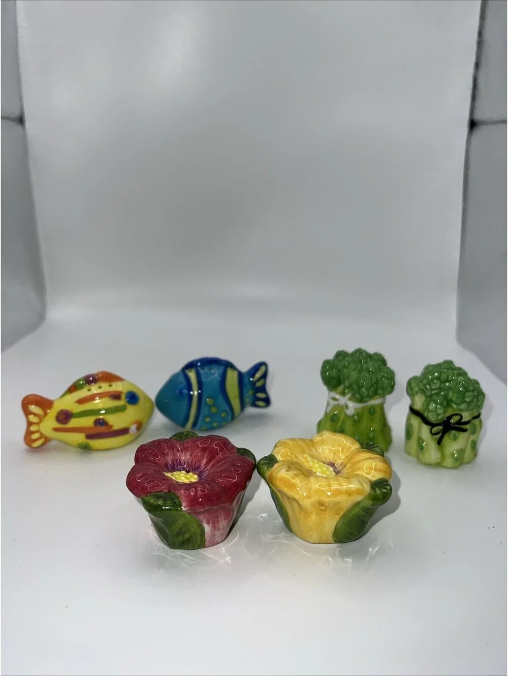 3 Sets Of Mini Salt And Pepper Shakers.